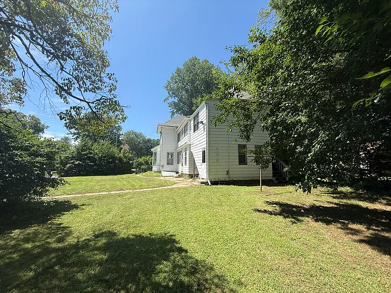 156 Main St — Photo 2