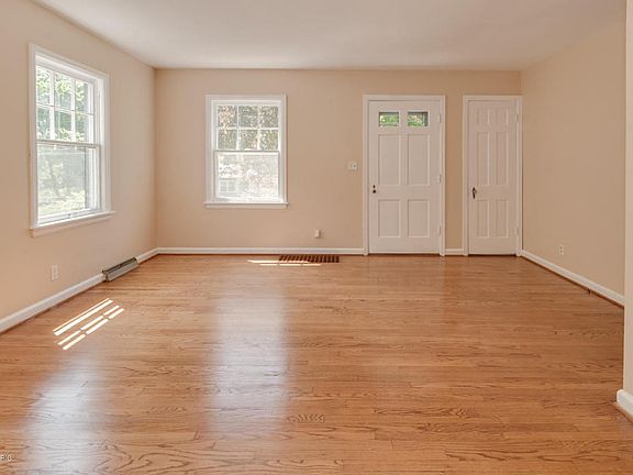 2nd image of 2536 Wellington Rd