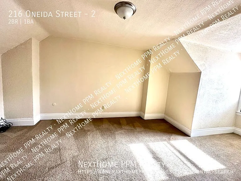 216 Oneida St #2 — Photo 36