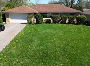 333 E Ridgewood Dr, Seven Hills, OH 44131