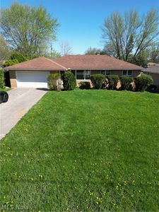 333 E Ridgewood Dr, Seven Hills, OH, 44131