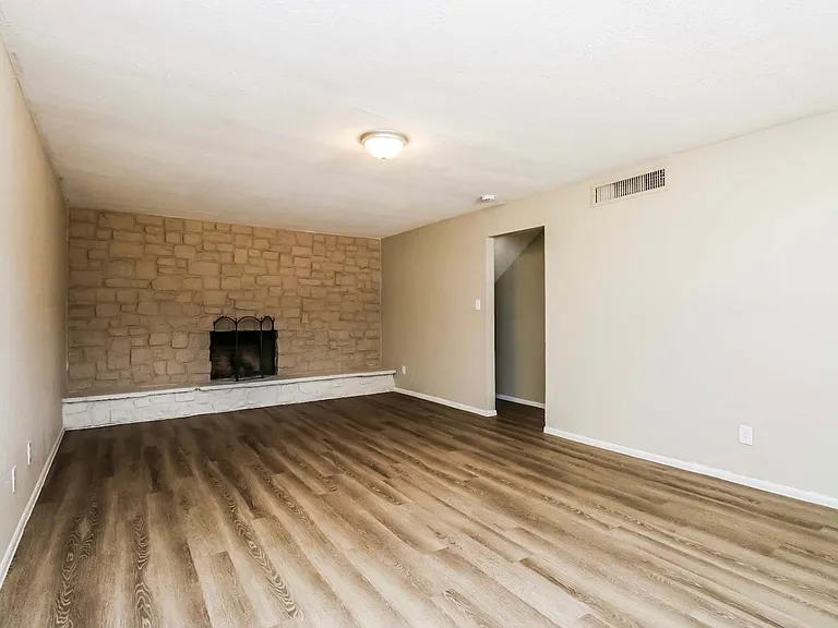 4336 E Nancy Ln — Photo 5