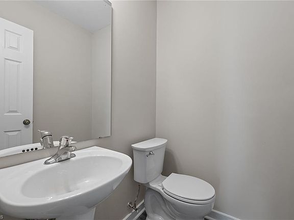 3rd image of 3401 Argyle Ln