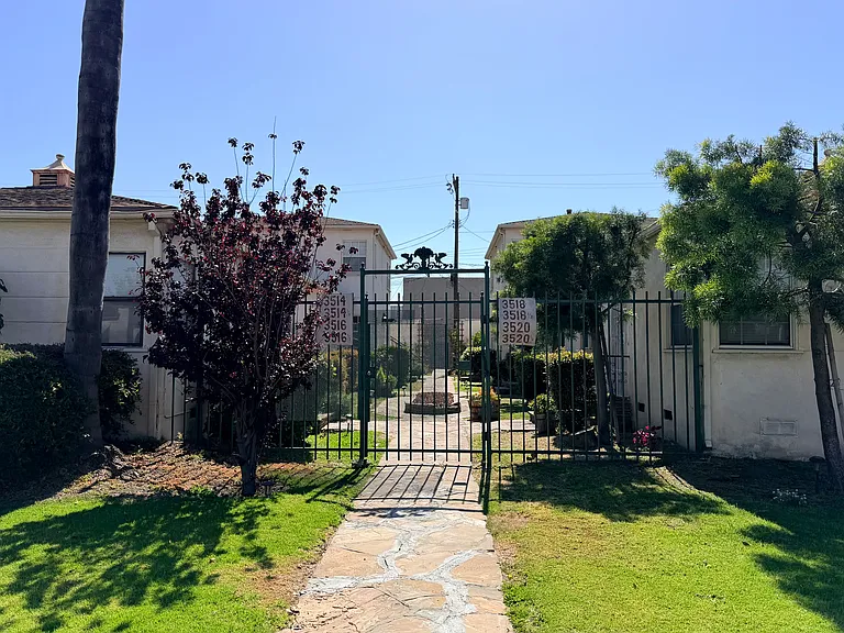 3516 S Victoria Ave — Photo 1
