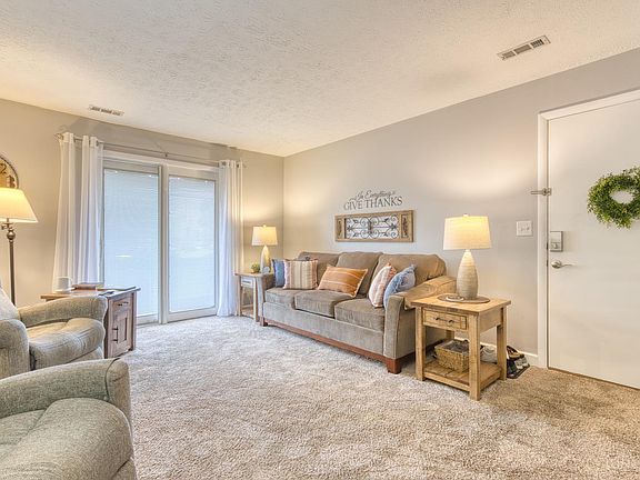 3rd image of 2047 Woodtrail Dr APT 44