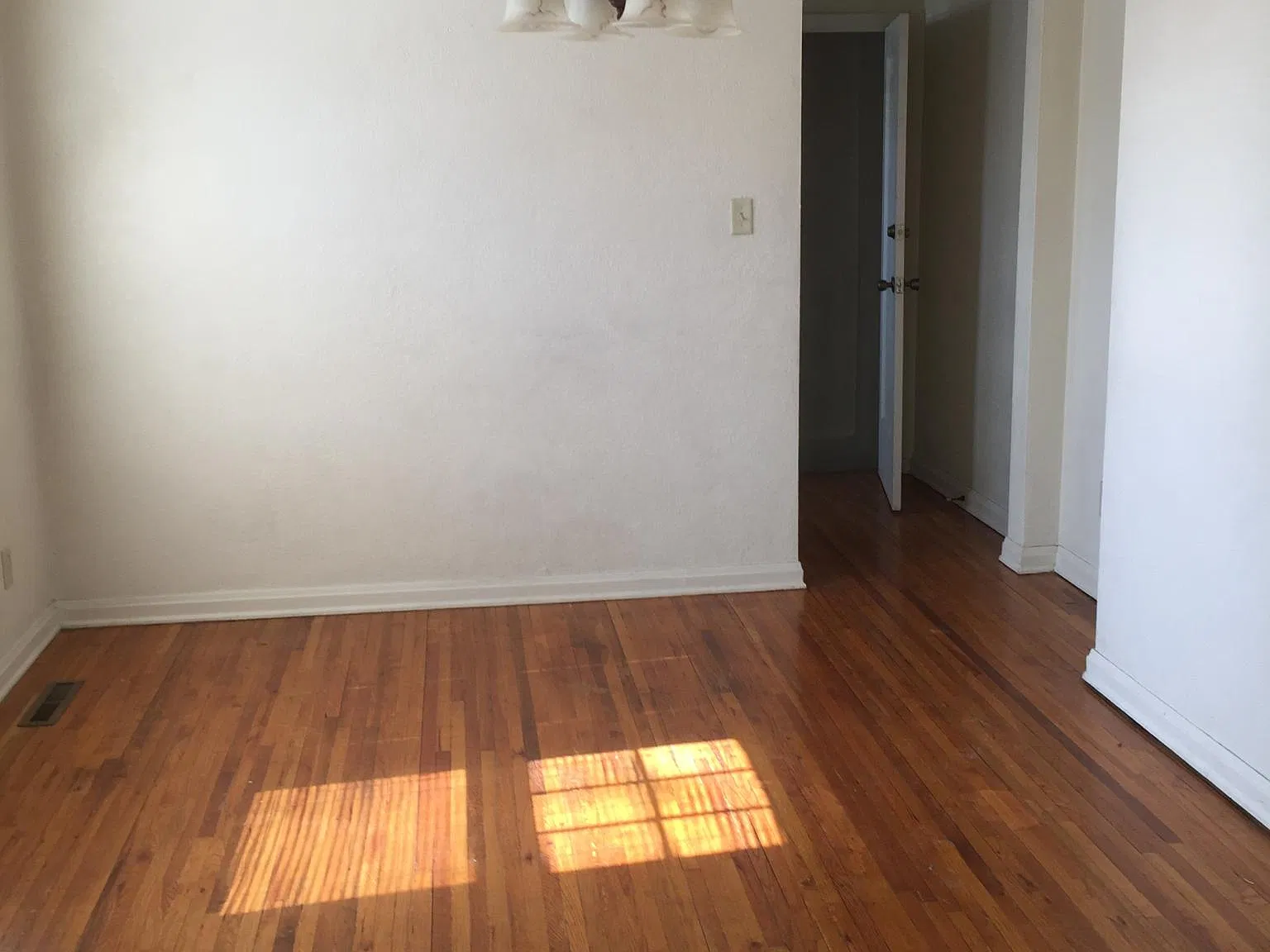 5 bed, 1948 sqft, $1,850 — Photo 4