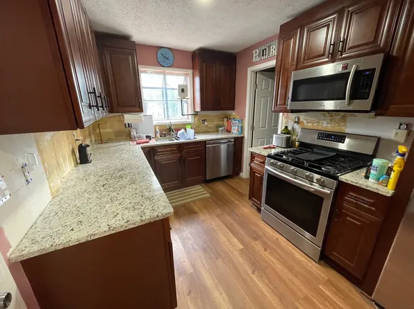 3755 Station Dr NW, Kennesaw, GA 30144