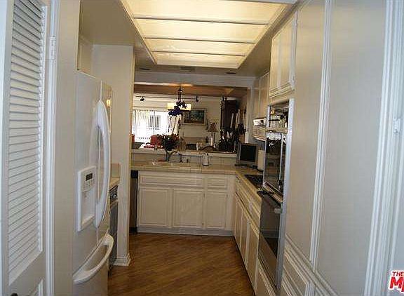 5th image of 140 Ocean Park Blvd #421