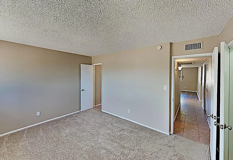 1867 E Alameda Dr — Photo 14