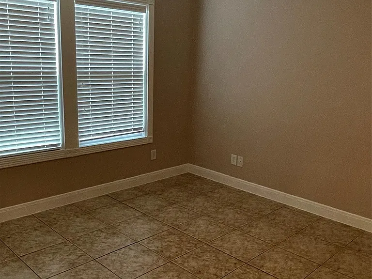1018 S Booth Ln — Photo 10
