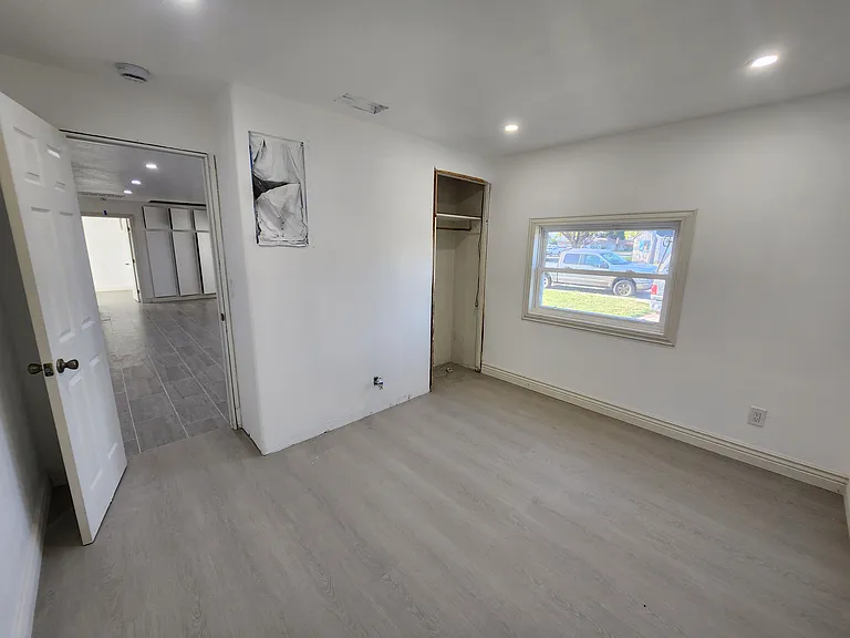 Sequoia St — Photo 14