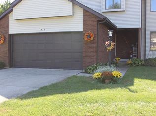 1514 N Regency Dr, Xenia, OH 45385