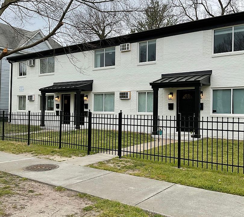 1st image of 318 W 36th St #3
