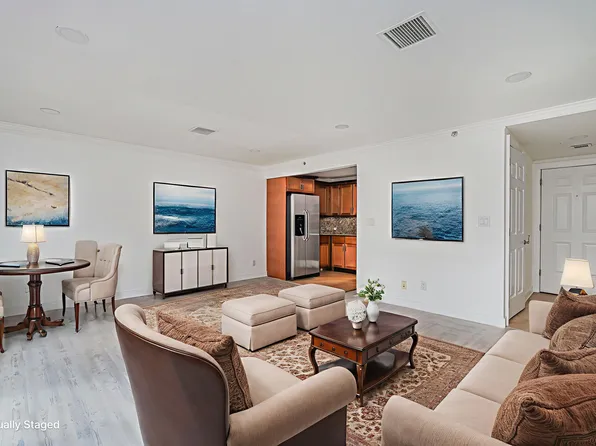 3165 Emmons Avenue image 5 of 33