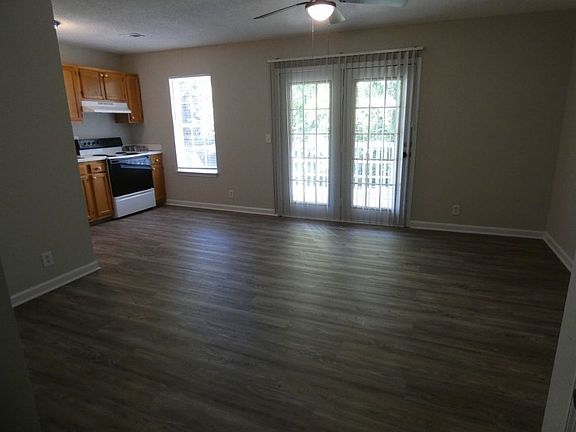 3rd image of 723 West St APT B