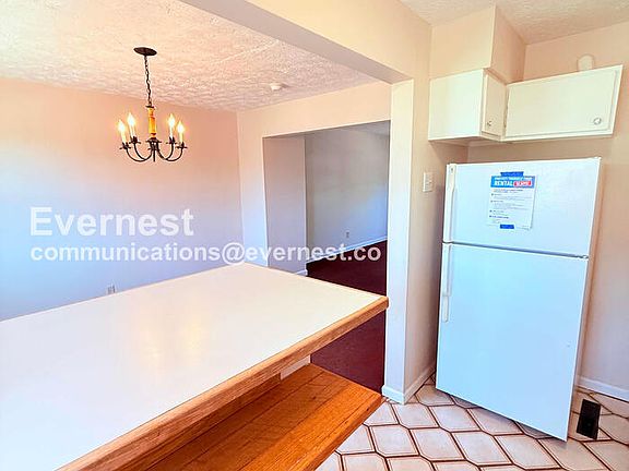 4th image of 1789 Kings Ct APT D
