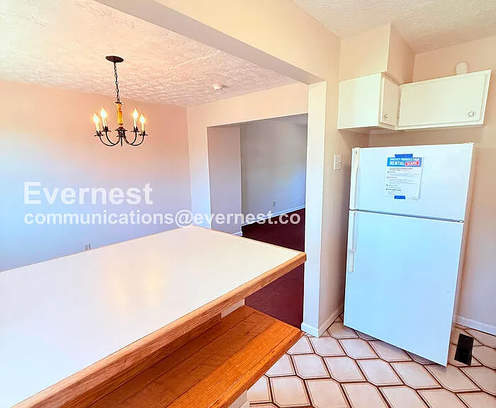 1789 Kings Ct #D — Photo 4