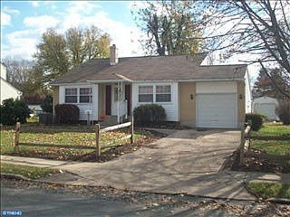 1st image of 135 Lake Dr