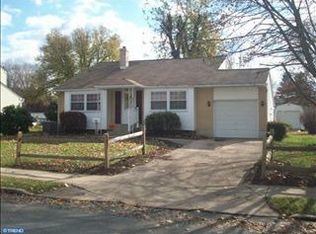 135 Lake Dr, Downingtown, PA 19335