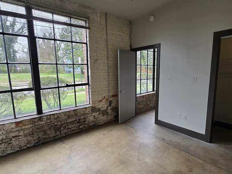 122 Pine St #15 — Photo 15