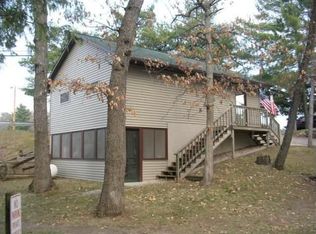 E1145 Indian Hill Trl, Waupaca, WI 54981