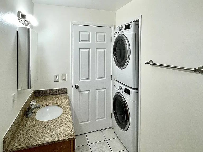 4553 Huntington Dr N #4553 — Photo 7