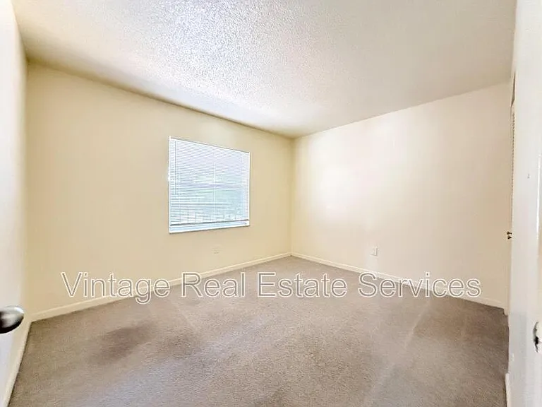 Whitehall Garden Apartments — Photo 7