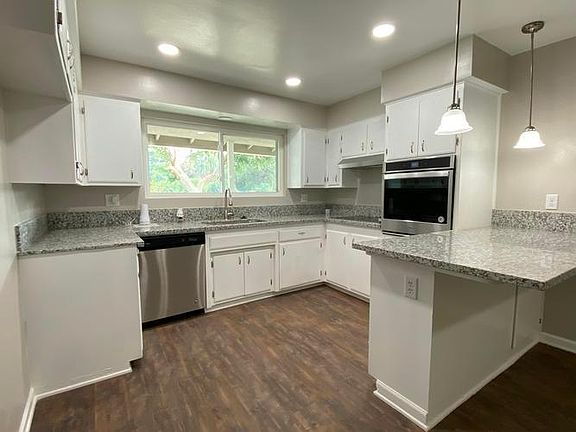 6101 Mohawk Rd