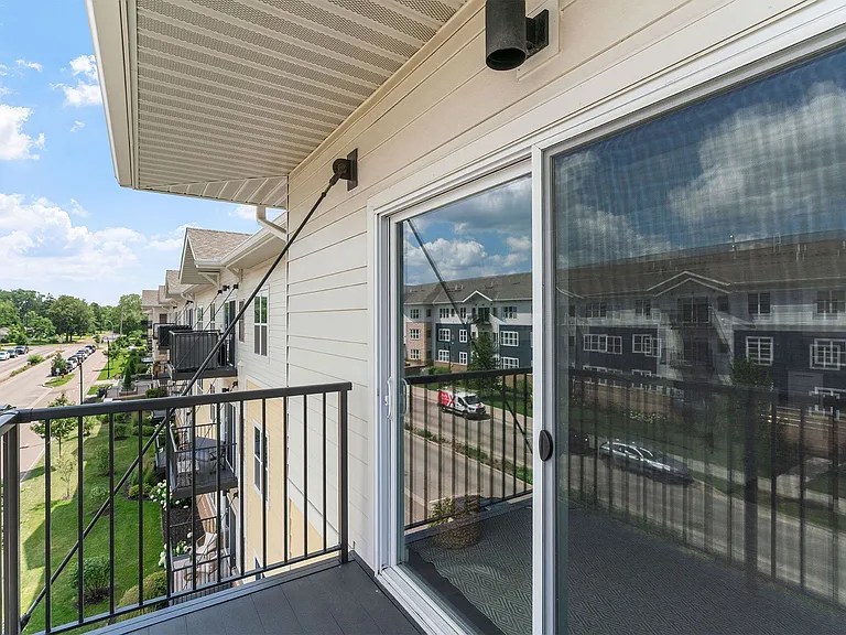 The Chamberlain Apartments — Photo 11