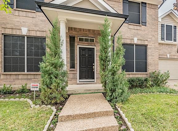 3rd image of 8901 Crescent Ct