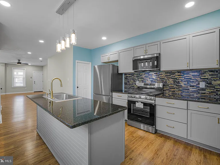 2321 N Tatnall St — Photo 7