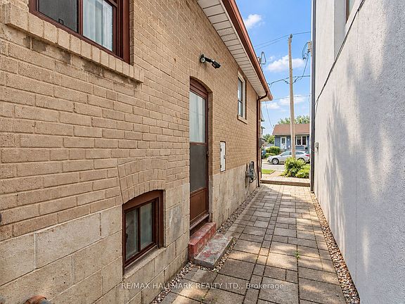 4th image of 65 Holmstead Ave
