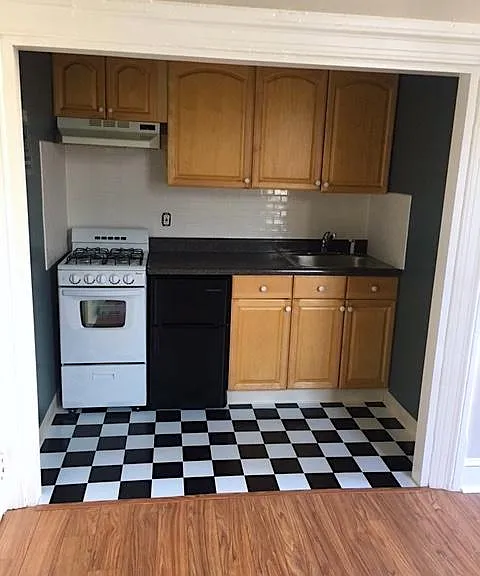 4 W Athens Ave #A — Photo 6
