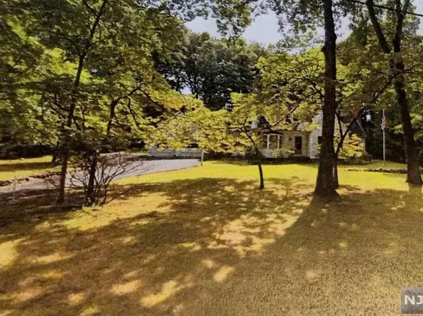 20 Dogwood Hill Rd, Saddle River, NJ 07458