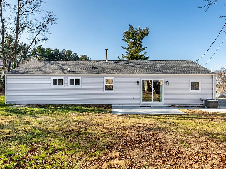 8815 Delphine Rd — Photo 30