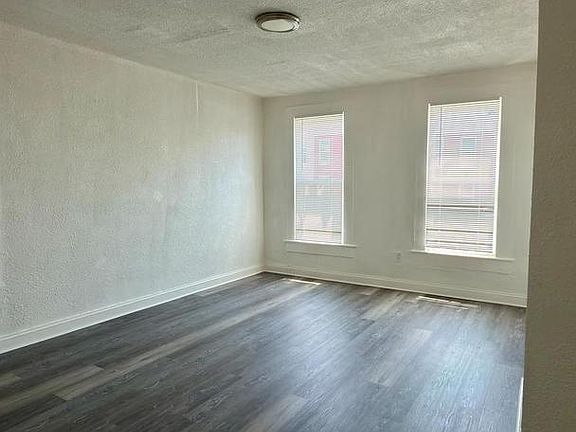 5th image of 2124 Hollins St