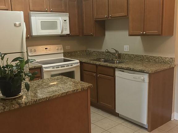 2nd image of 560 Lawrence Ave APT 304
