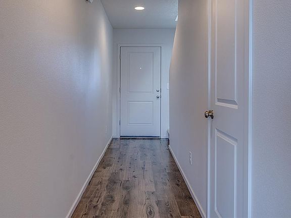 3rd image of 513 NE 138th Pl