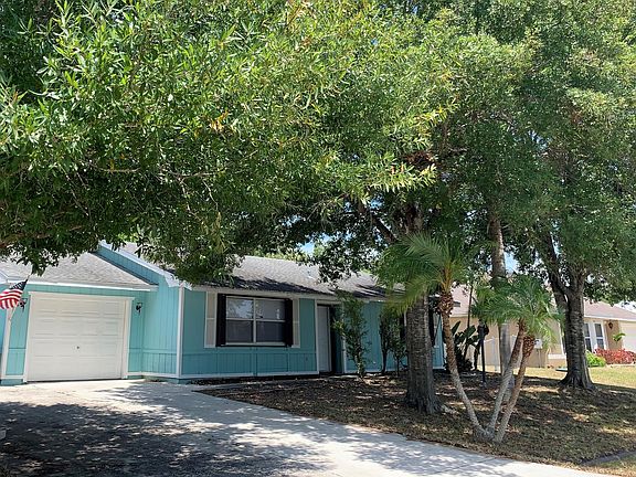 2nd image of 1192 SW Hibiscus St