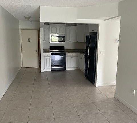 5th image of 4384 NW 9th Ave APT 19-2B