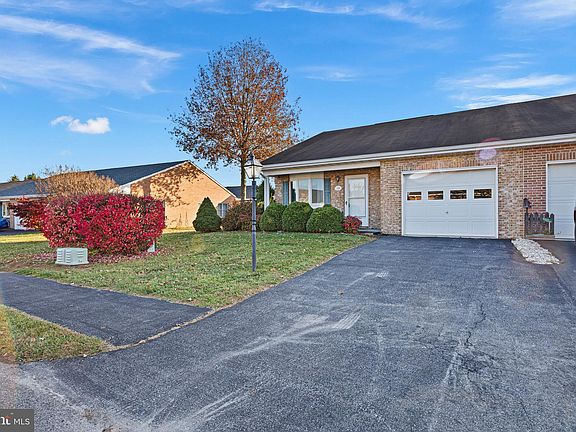 2nd image of 133 Southern Oak Dr