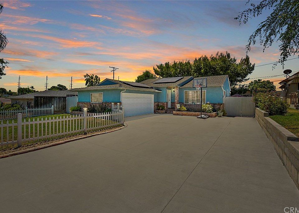 1st image of 15066 Cerecita Dr