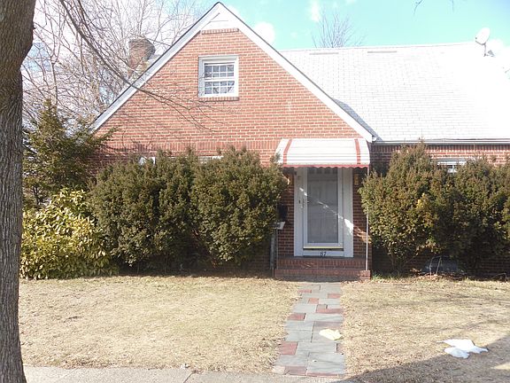 2nd image of 87 Dennis St