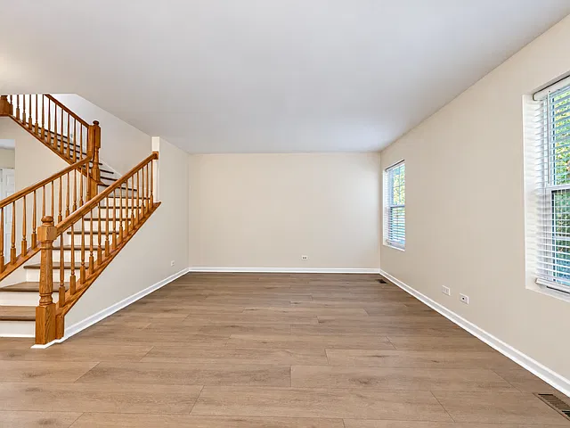 3 bed, 2.5 bath, 1668 sqft, $2,600 — Photo 2