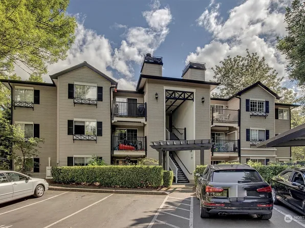 221 9th Street #C302, Kirkland, WA 98033