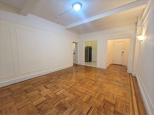 3rd image of 250 W 99th St APT 1d