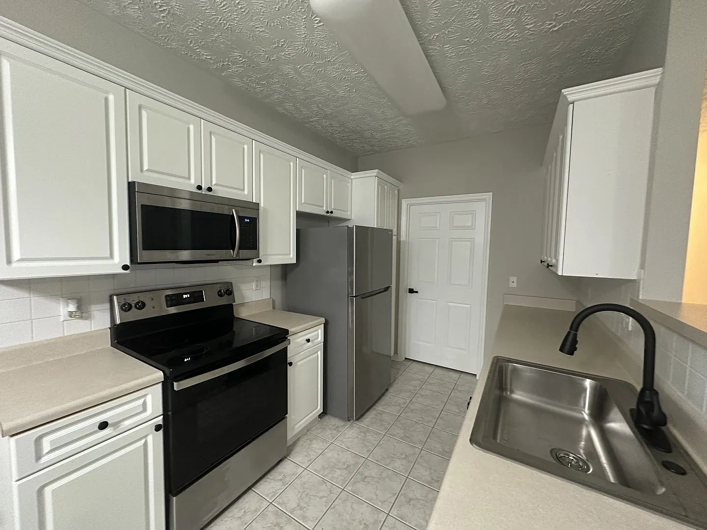 4020-104 Bardstown~ Woodland Village — Photo 3