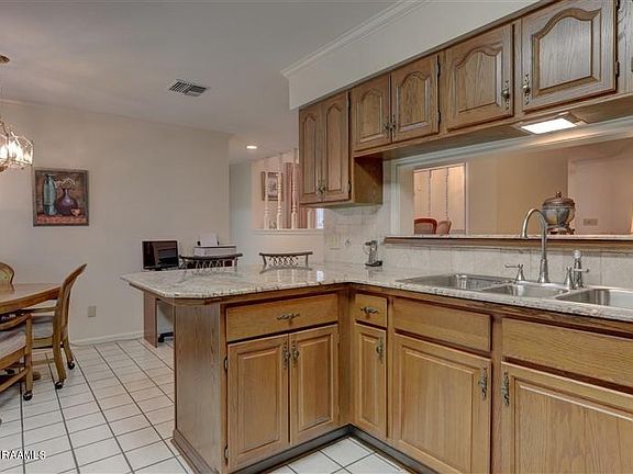 4th image of 827 Briarwood Dr