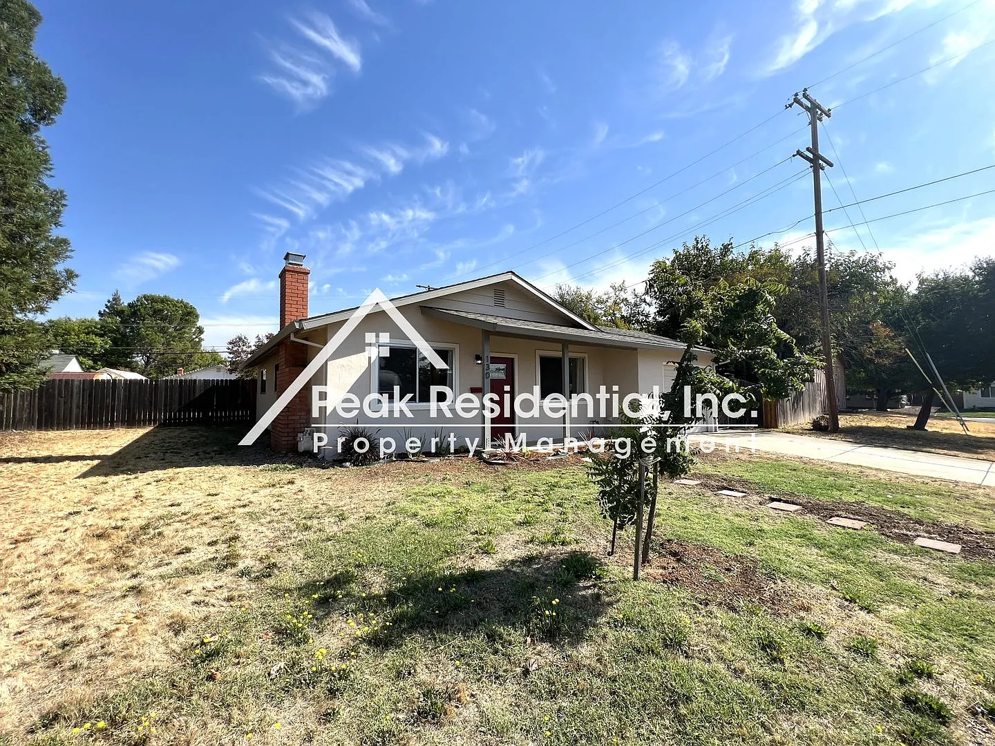 Updated 3bd/1ba Folsm Home with Large Yard! — Photo 2