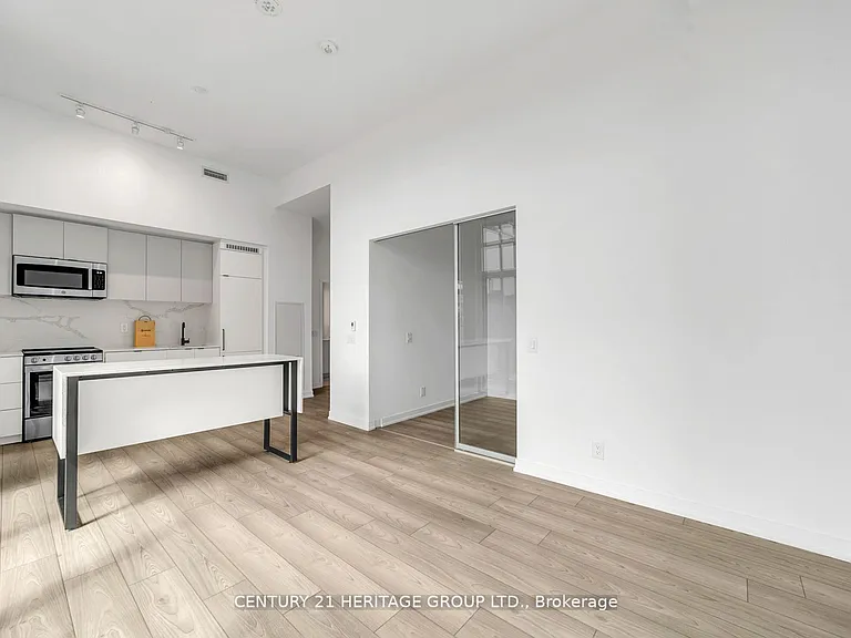 285 Dufferin St #422 — Photo 17